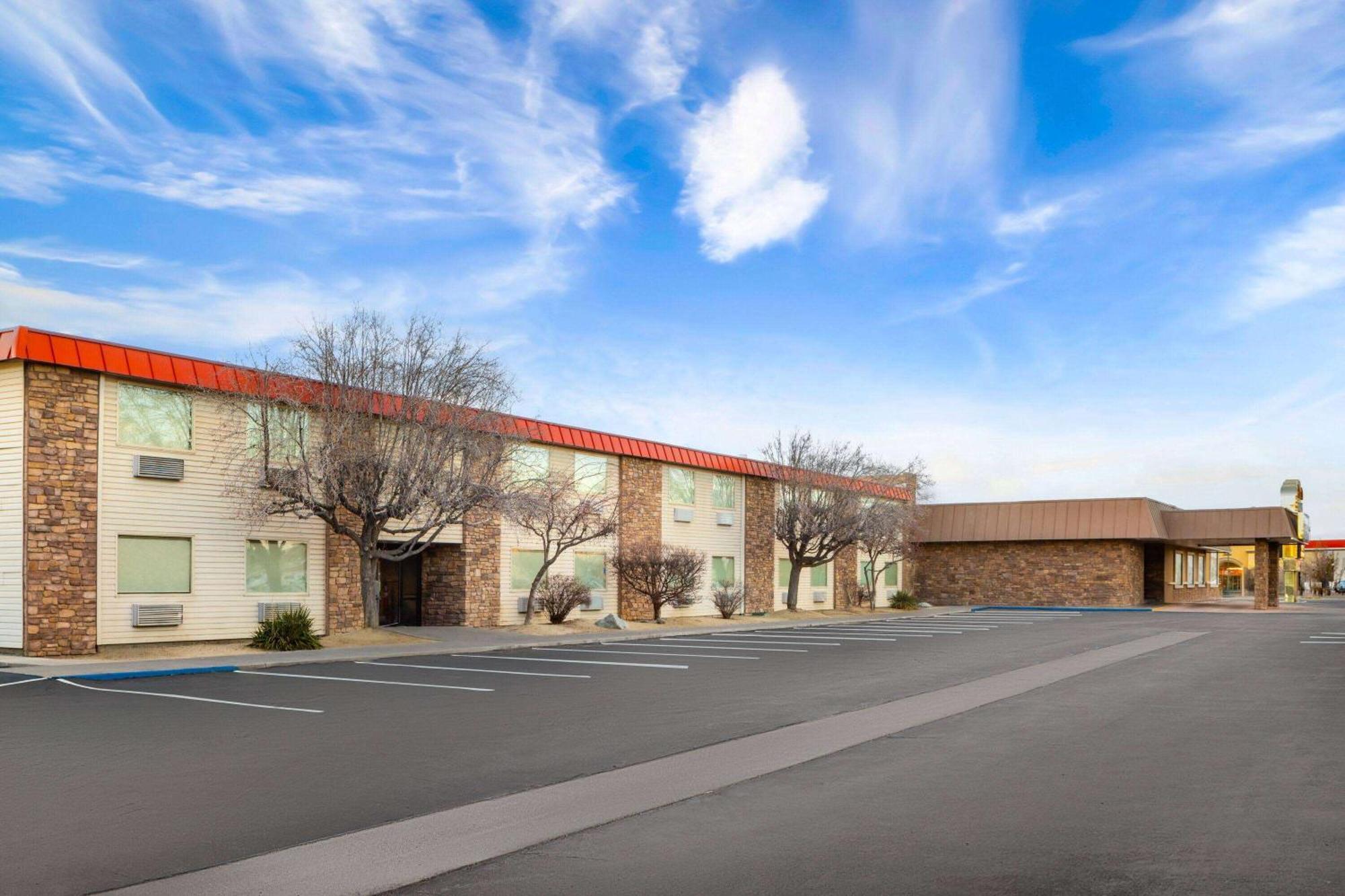 Super 8 By Wyndham Fallon Exterior foto